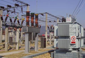 变压器（Transformer）是一种能改变电压的装置，主要是利用电磁原理。变压器型号通常由表示相数、冷却方式、调压方式、绕组线芯等材料符号，以及变压器容量、额定电压、绕组连接方式组成。那变压器型号意义你知道多少？撸撸在线视频厂家—撸撸片在线电气你告诉你变压器型号大全及变压器型号所代表的含义。